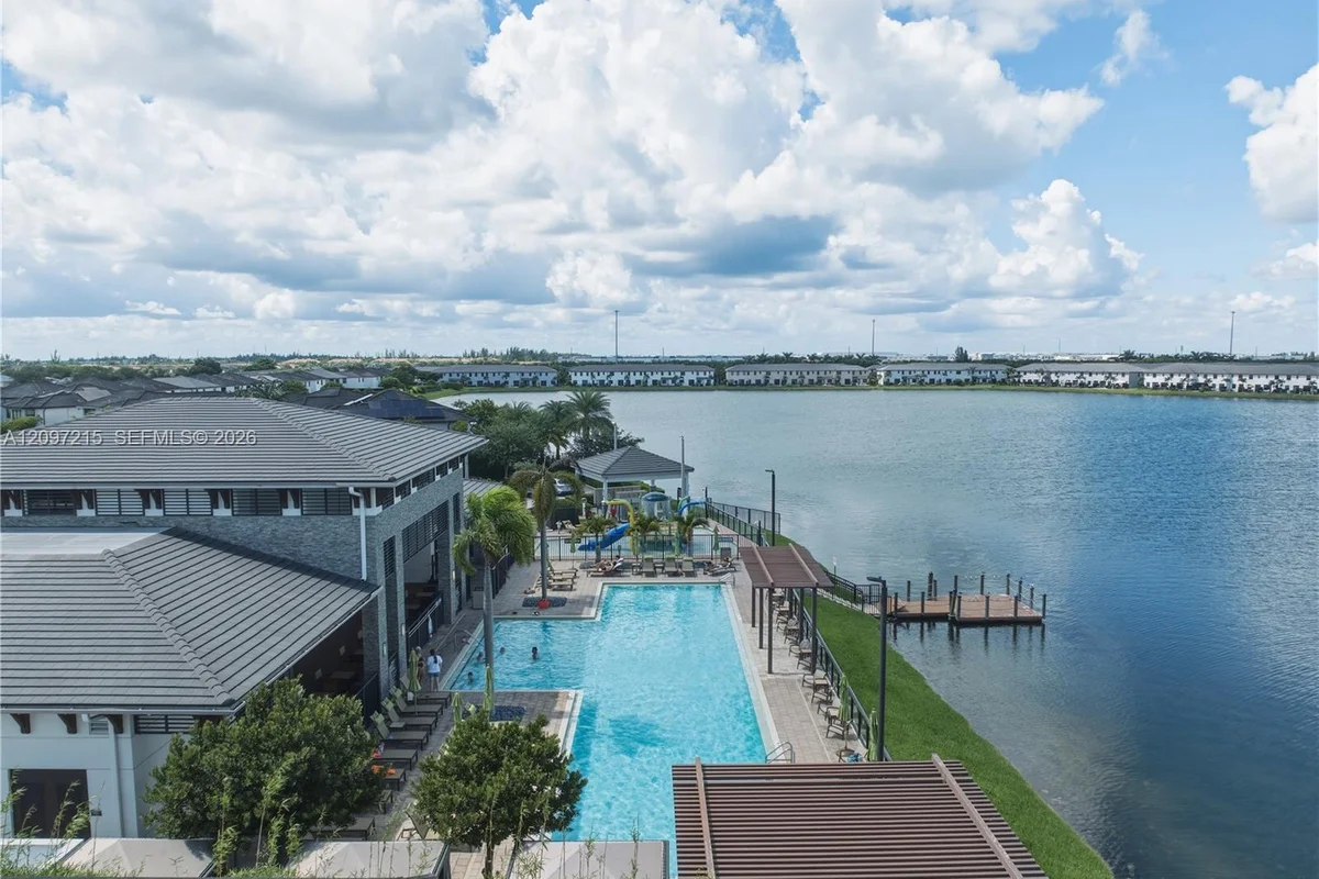 15965 NW 91st Ct, Miami Lakes: photo 1 of 51