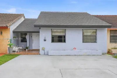 14456 SW 50th St, Miami: photo 1 of 30