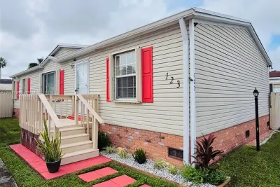 220 NE 12th Ave #123, Homestead: photo 1 of 19