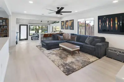 508 SW 13th St, Fort Lauderdale: photo 1 of 34