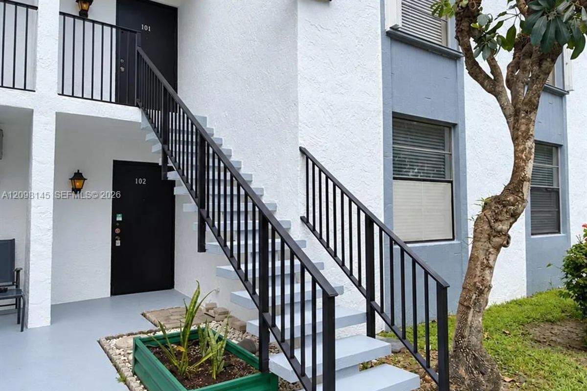 7341 NW 18th St #102, Margate: photo 1 of 21