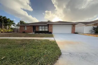 1007 Wynndale Way, Lantana: photo 1 of 1