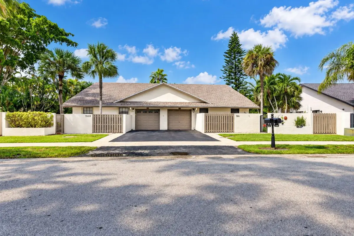 568 SW 28th Ave, Delray Beach: photo 1 of 77