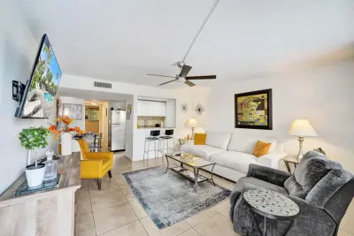1901 N Andrews Ave #214, Wilton Manors: photo 1 of 35