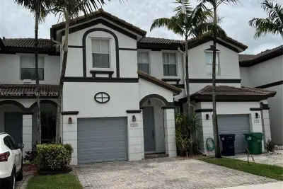 7731 NW 114th Pl, Doral: photo 1 of 15