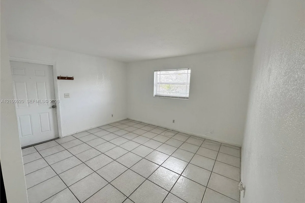 2534 NW 139th St #3, Opa-locka: photo 1 of 7
