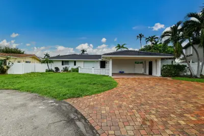 1311 SE 4th Ave, Pompano Beach: photo 1 of 24