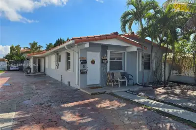 2957 SW 36th Ct #2, Miami: photo 1 of 7