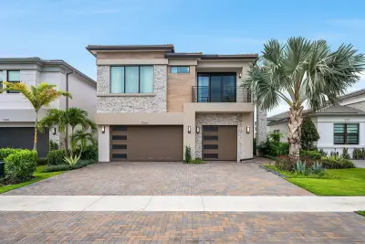 9366 Tangerine Coast Dr, Boca Raton: photo 1 of 101