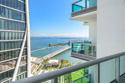 900 Biscayne Blvd #5310, Miami: photo 1 of 31