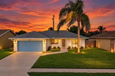 141 Arrowhead Cir, Jupiter: photo 1 of 57