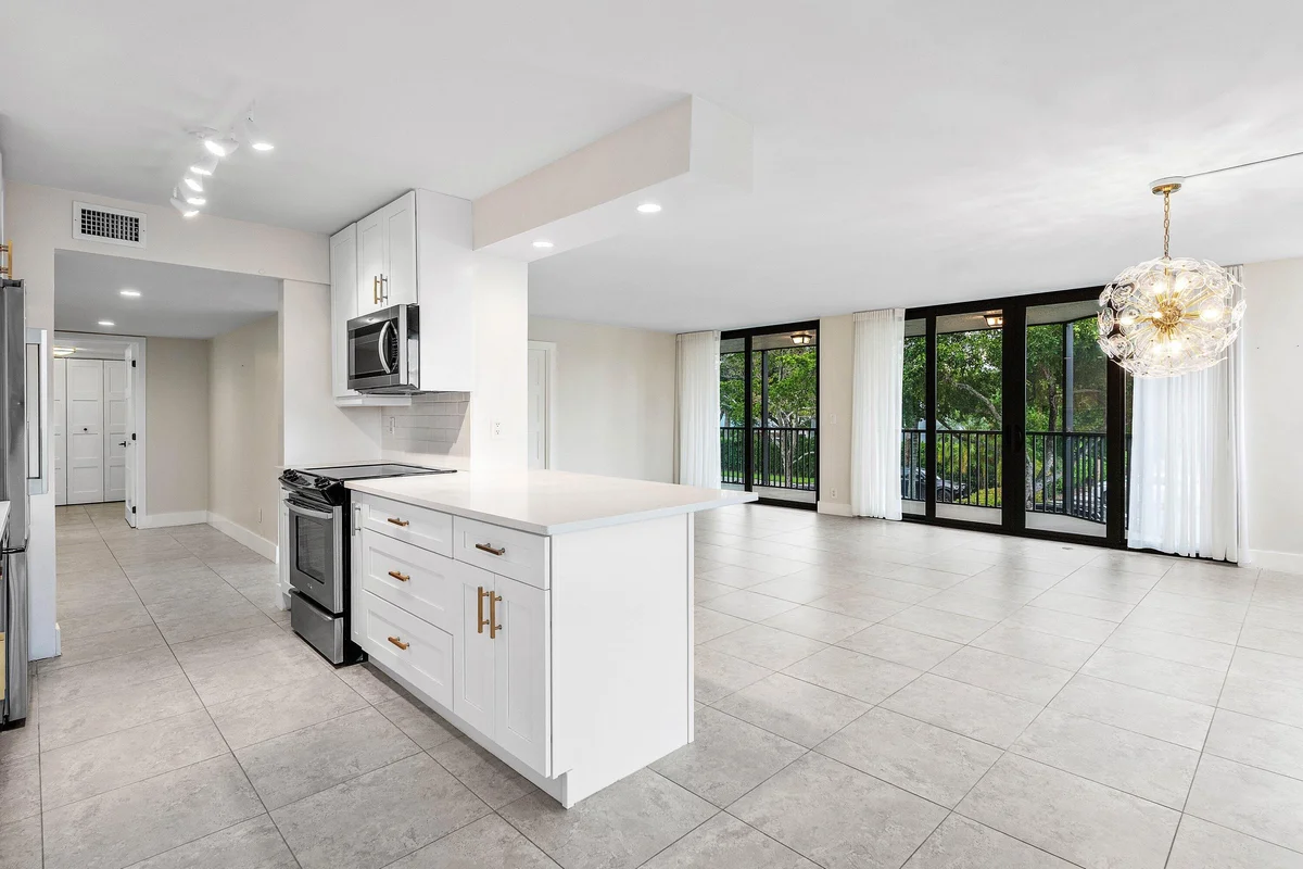 800 Jeffery St #201, Boca Raton: photo 1 of 25