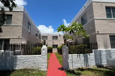 29 Navarre Ave #6, Coral Gables: photo 1 of 6