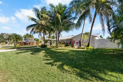 1605 Treemont Ave, Jupiter: photo 1 of 34