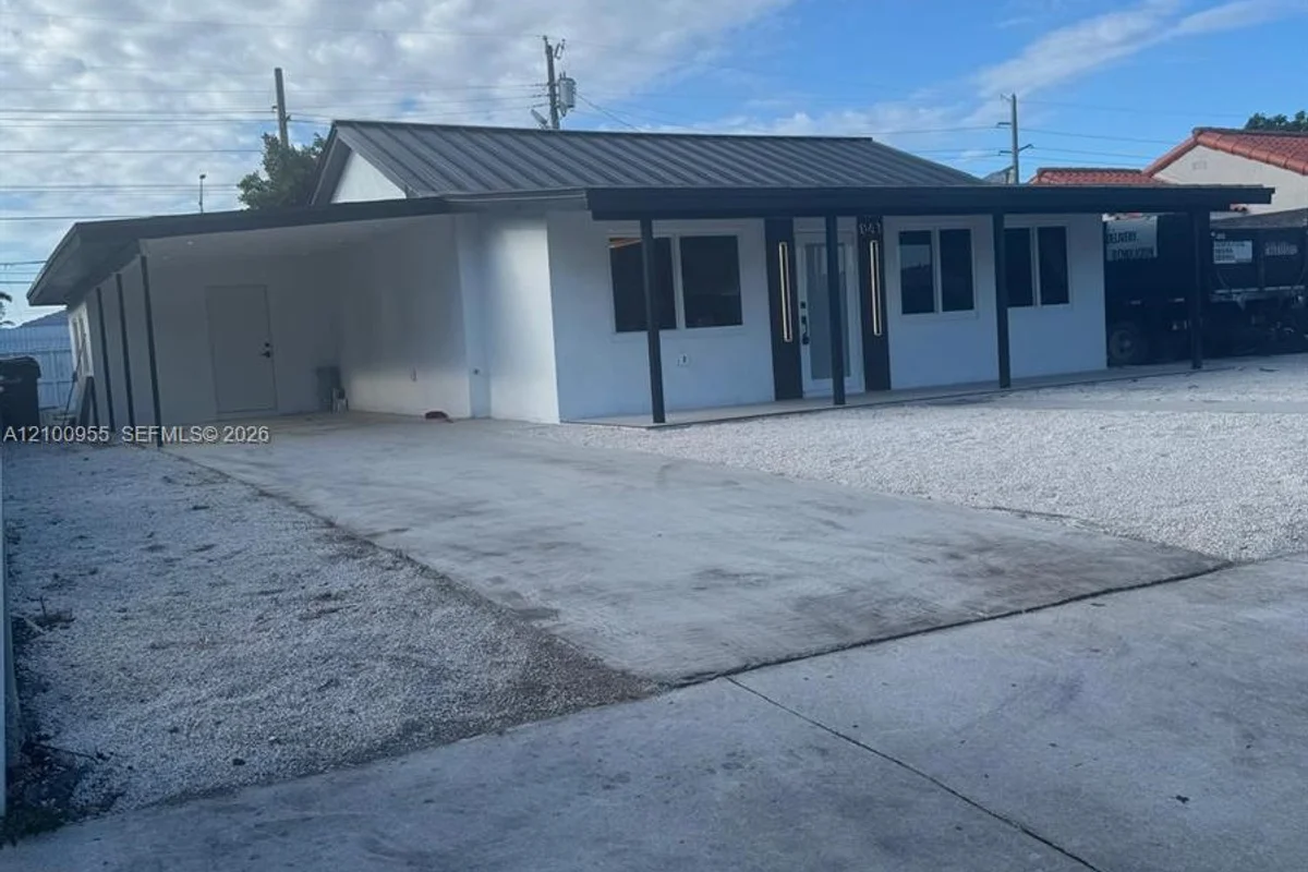 841 NE 4th Pl, Hialeah: photo 1 of 18