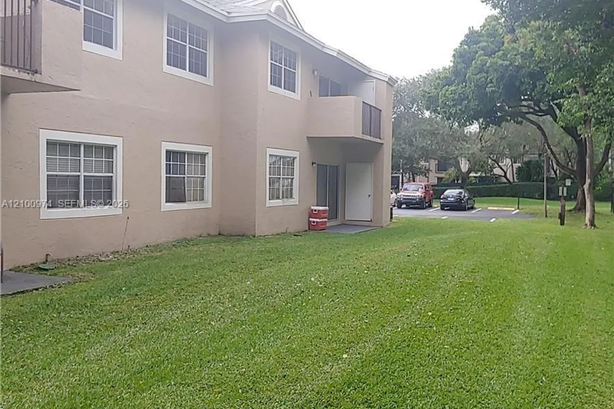 2451 NW 96th Ter #21I, Pembroke Pines: photo 1 of 7