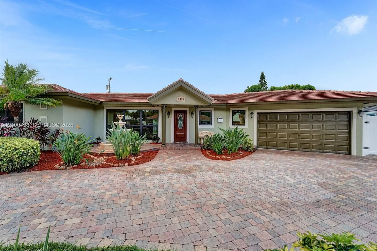 2756 NE 33rd St, Fort Lauderdale: photo 1 of 73