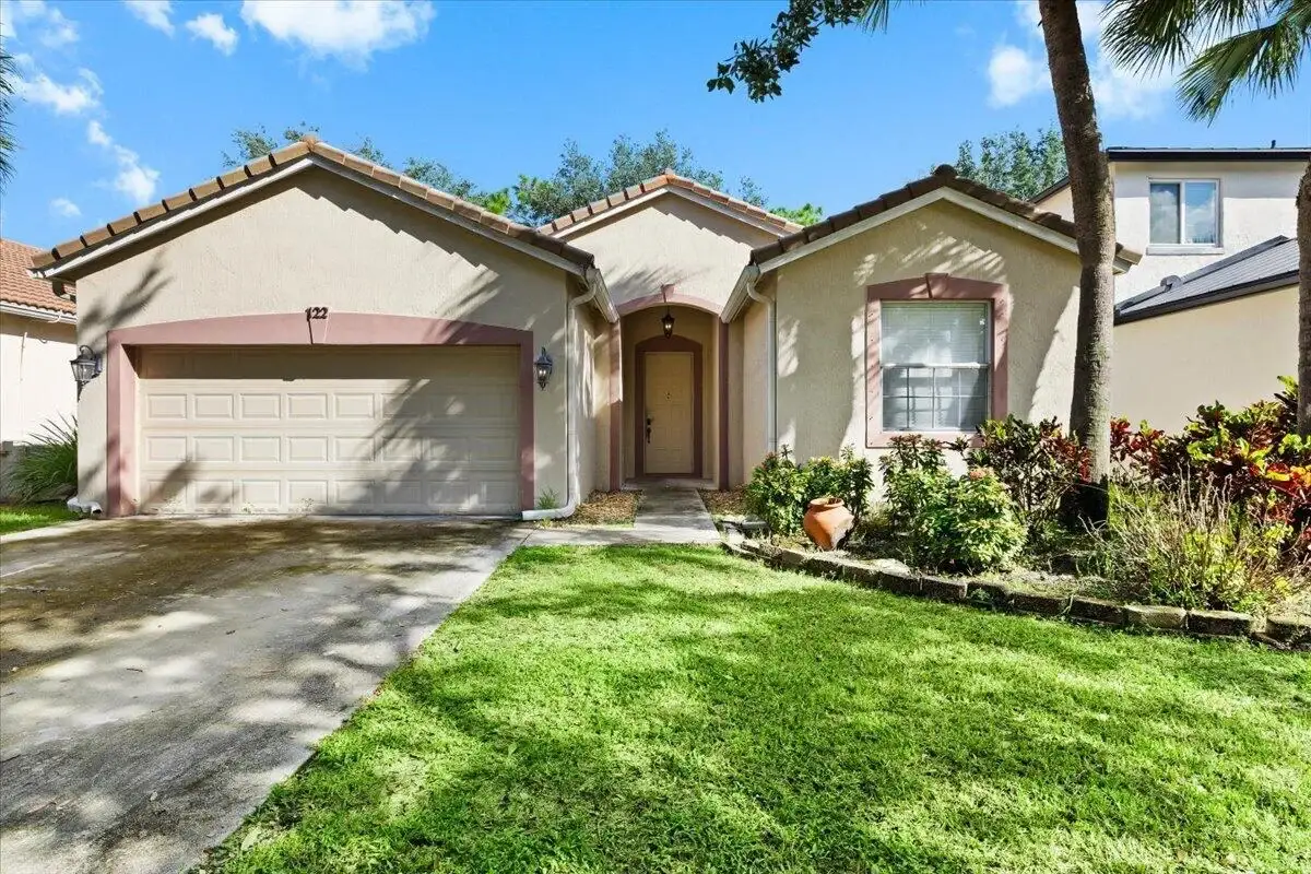 122 Seminole Lakes Dr, Royal Palm Beach: photo 1 of 16