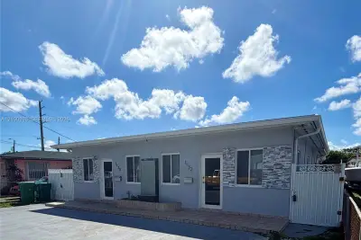 1130 NW 34th Ave #B, Miami: photo 1 of 11