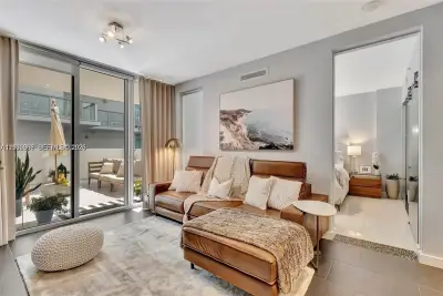 720 NE 62nd St #307, Miami: photo 1 of 23