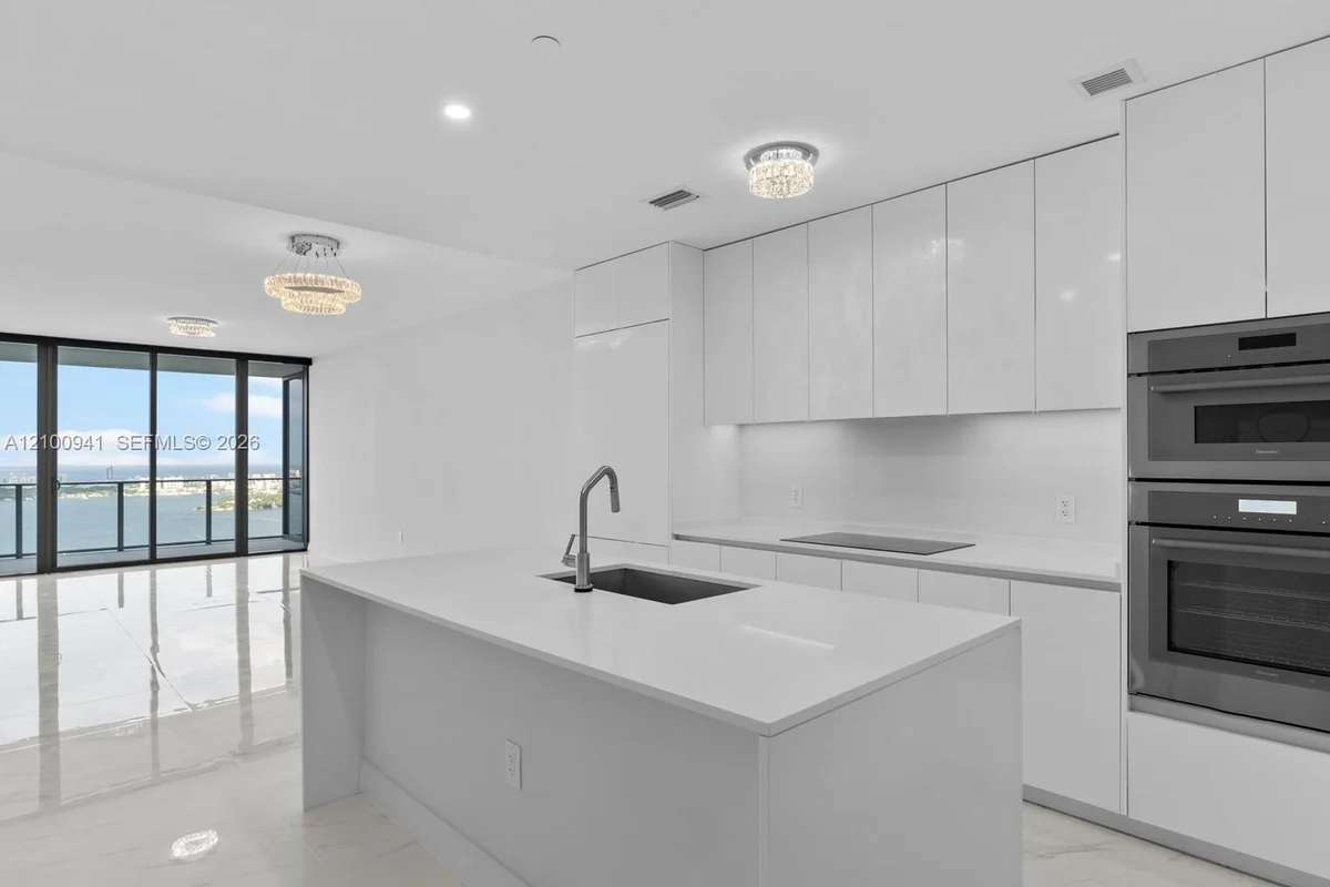 700 NE 24 St #4906, Miami: photo 1 of 83