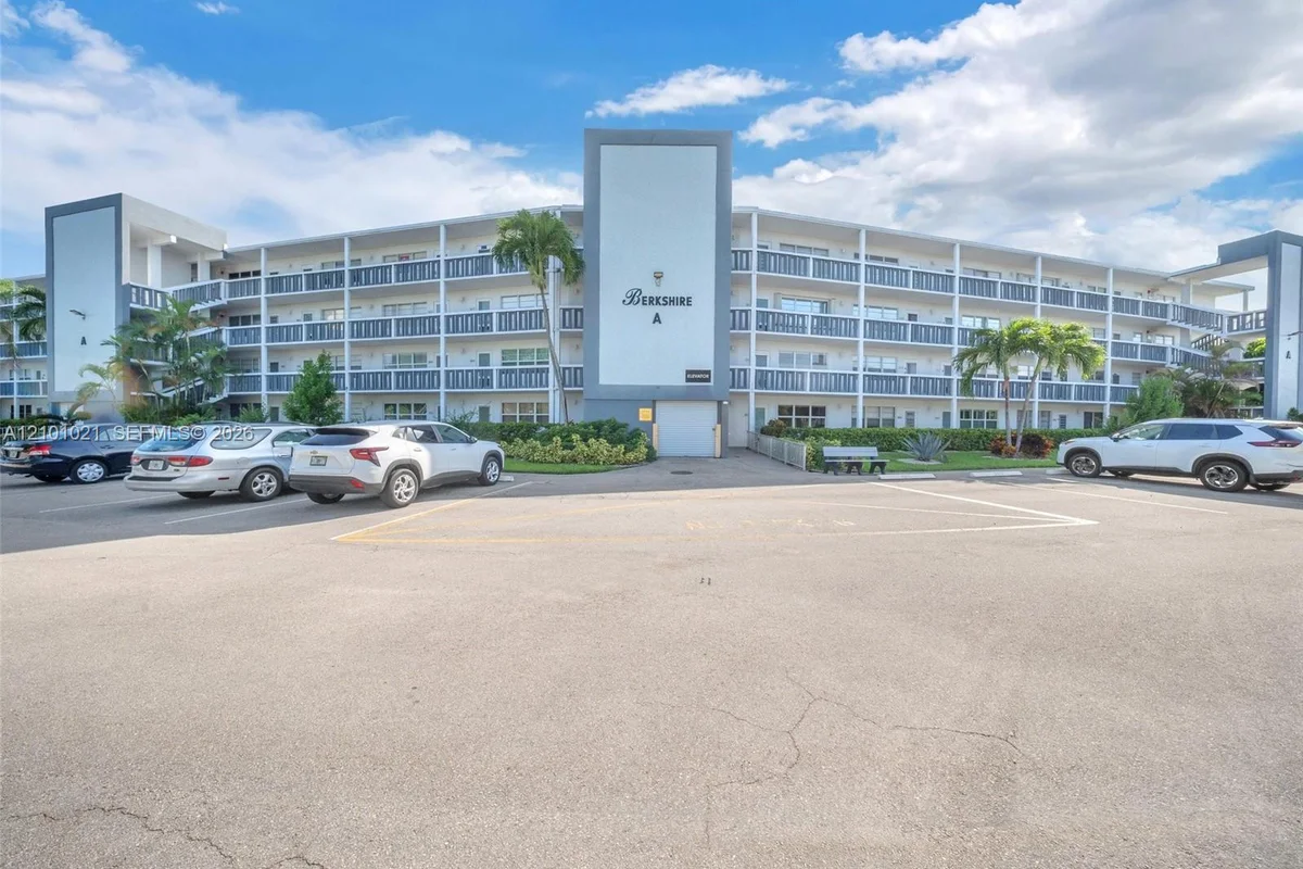 4008 Berkshire A, Deerfield Beach: photo 1 of 24