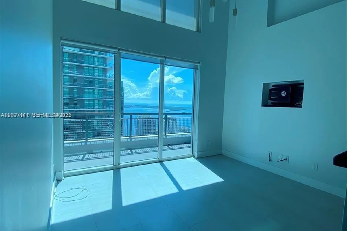 60 SW 13th St #3606, Miami: photo 1 of 23