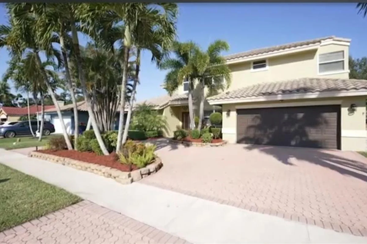 9651 NW 39th St, Cooper City: photo 1 of 27