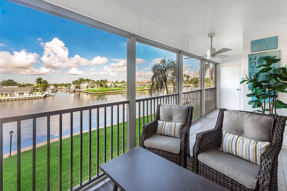 985 SE 19th Ave #203, Deerfield Beach: photo 1 of 44