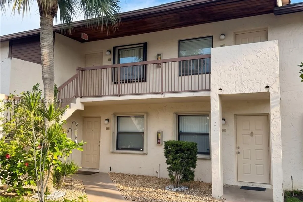9974 Nob Hill Ct, Sunrise: photo 1 of 32