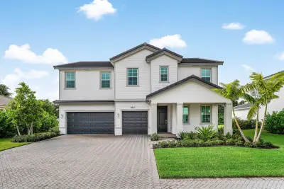 6843 Cobia Cir, Boynton Beach: photo 1 of 54