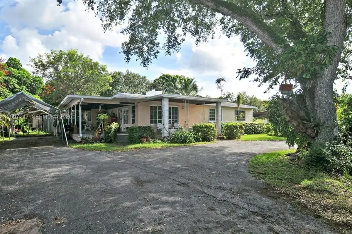 6851 Sunset Dr, South Miami: photo 1 of 19