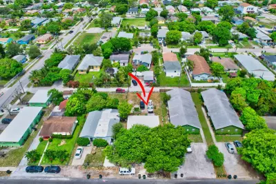 134 SW 10th Ave, Delray Beach: photo 1 of 14