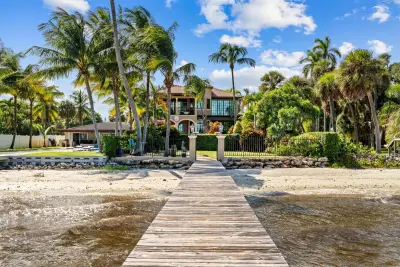 818 S Lakeside Dr, Lake Worth Beach: photo 1 of 46
