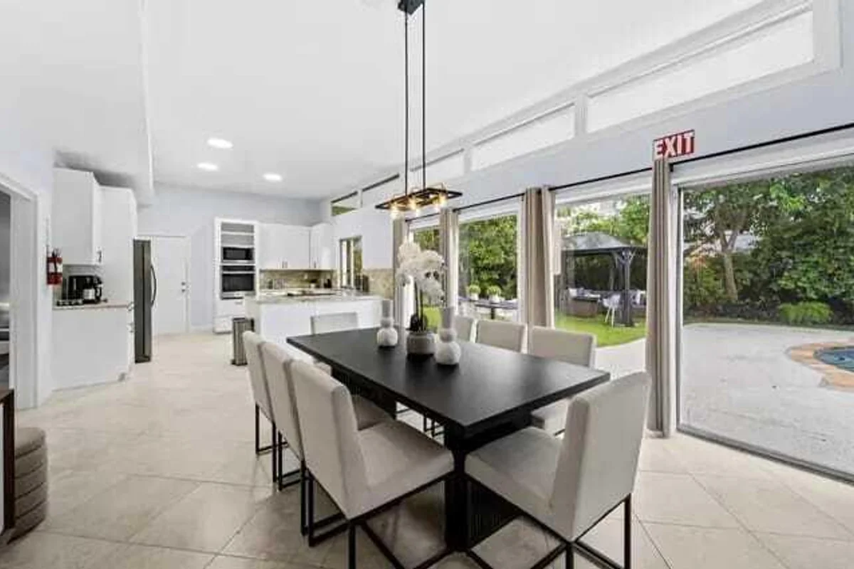 228 Flagler Ln, West Palm Beach: photo 1 of 20
