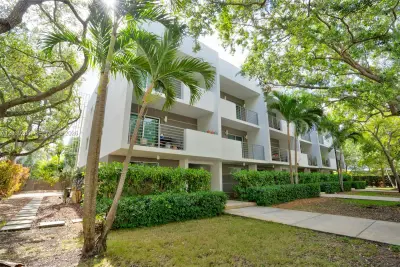7541 SW 61st Ave #2, South Miami: photo 1 of 39