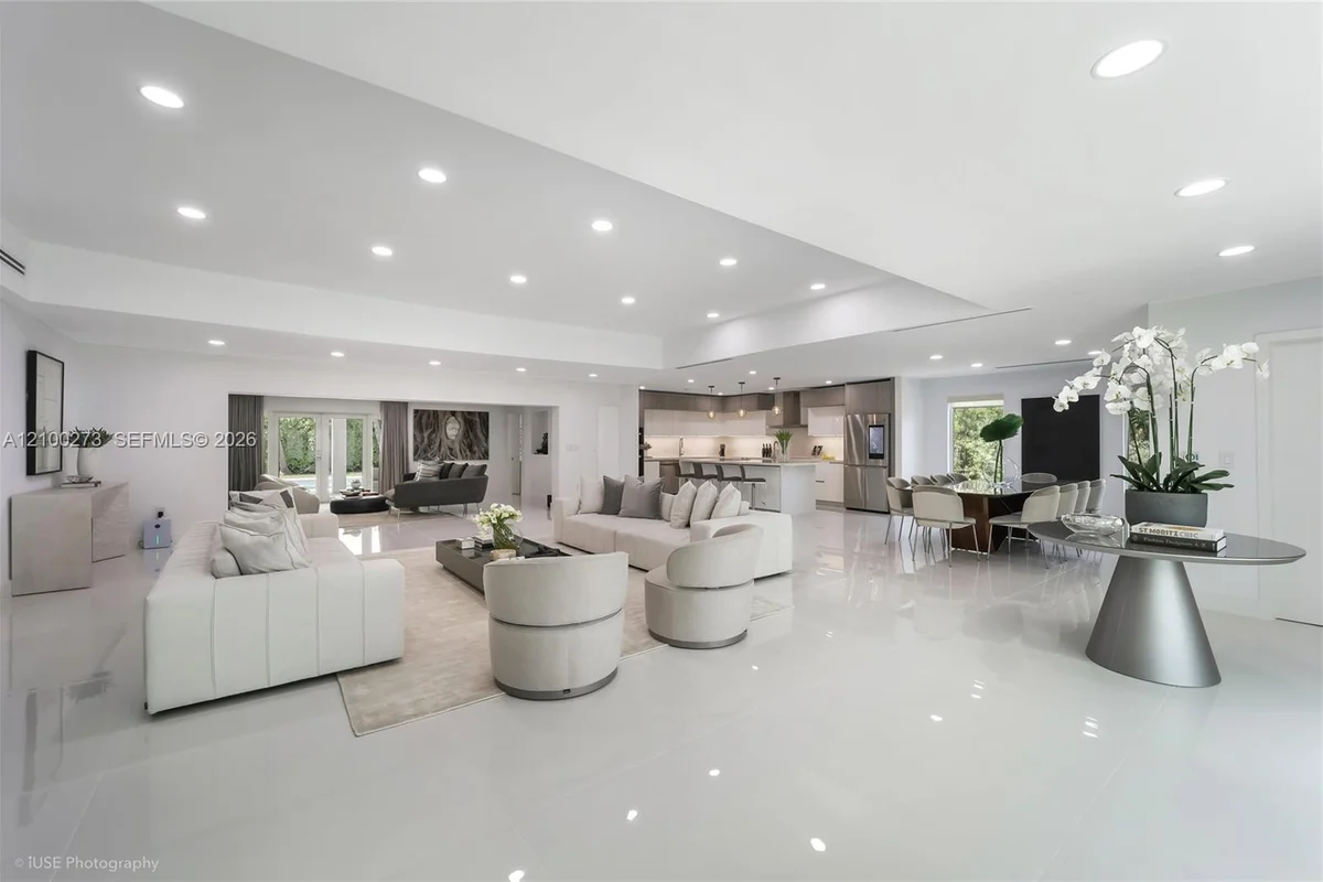 4730 Bay Point Rd, Miami: photo 1 of 35