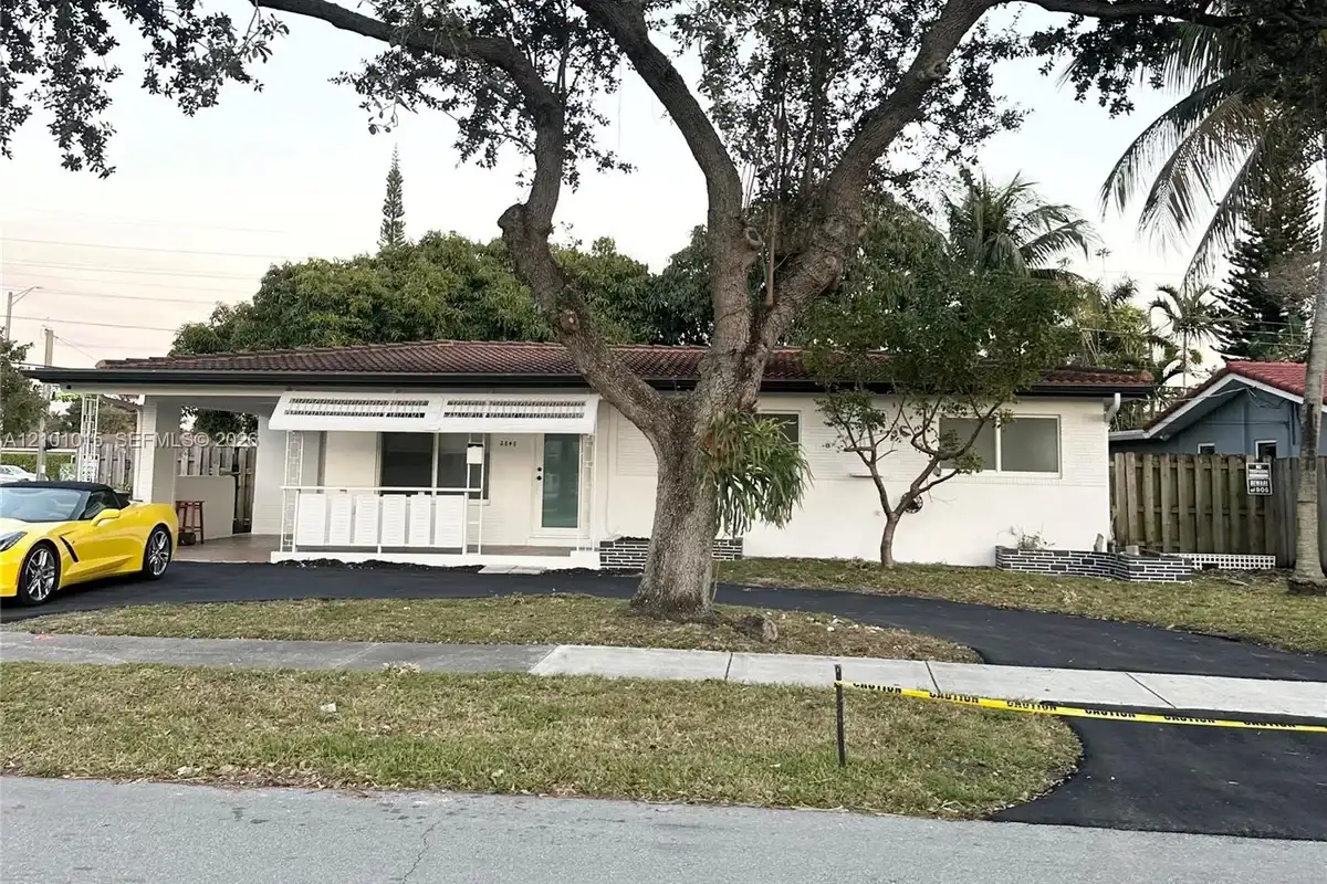 2848 NW 9th Ter, Wilton Manors: photo 1 of 13