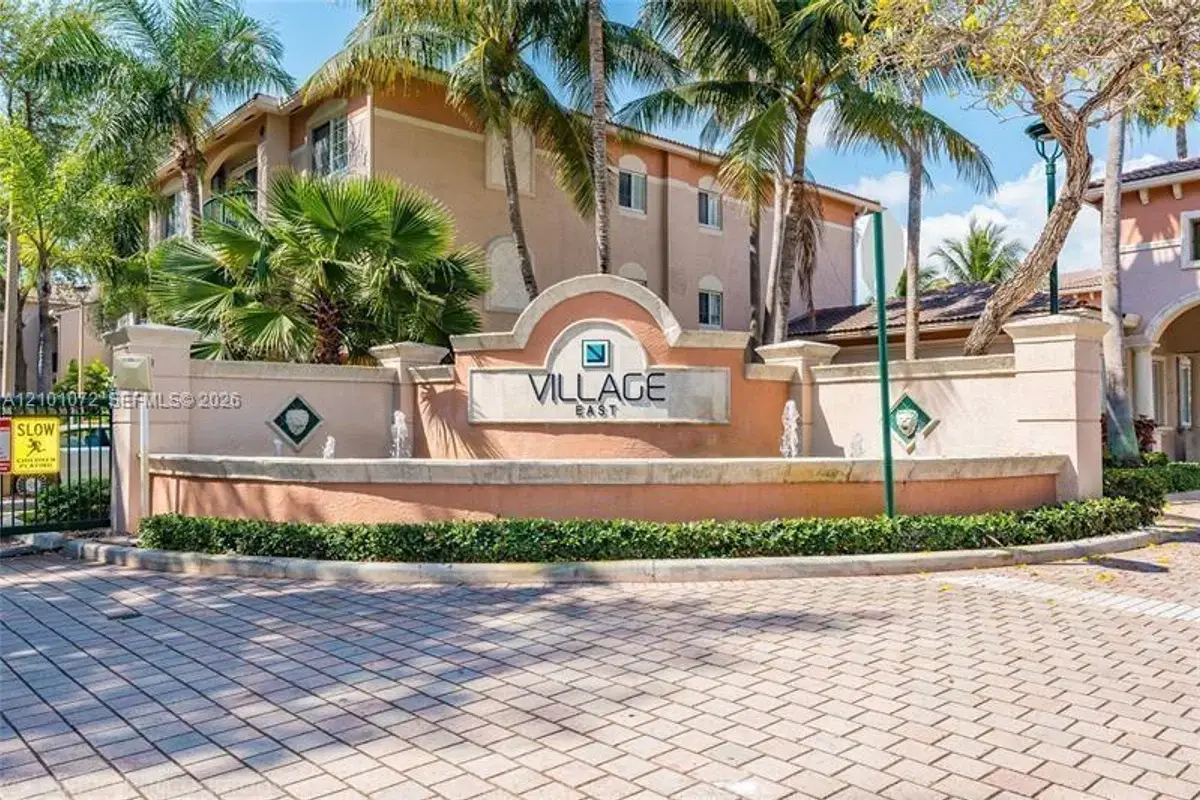 2005 SE 10th Ave #417, Fort Lauderdale: photo 1 of 28