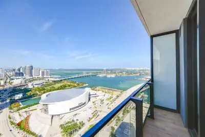 398 NE 5th St #3505, Miami: photo 1 of 15