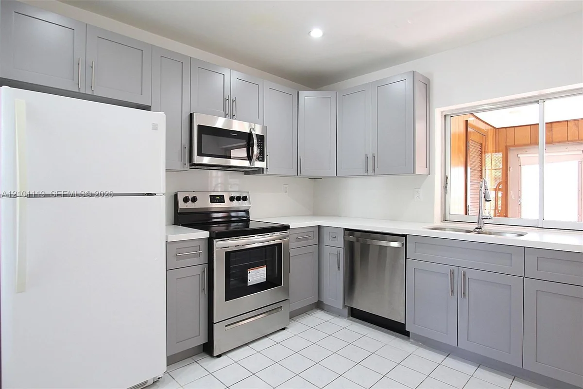 16825 SW 113th Ave #V41343, Miami: photo 1 of 18