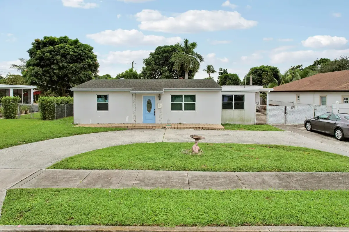 1008 Francis St, West Palm Beach: photo 1 of 48
