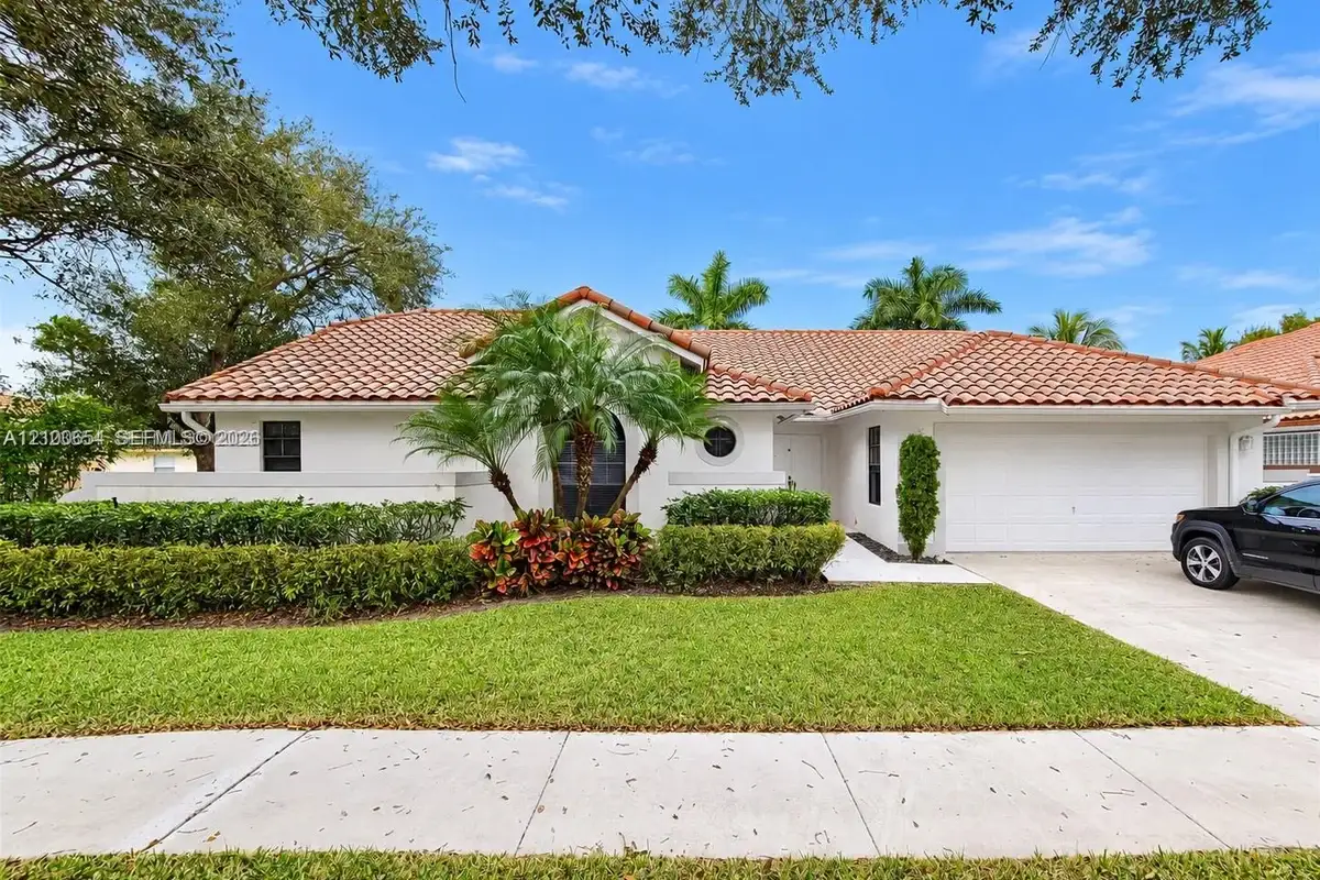 1853 NW 109th Ave, Plantation: photo 1 of 20