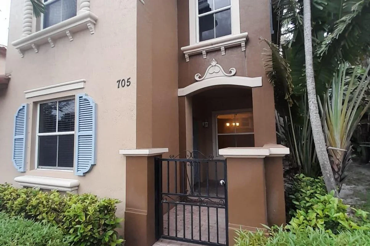 2907 Hope Valley St #705, West Palm Beach: photo 1 of 11