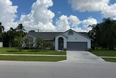 1274 Summerwood Cir, Wellington: photo 1 of 30