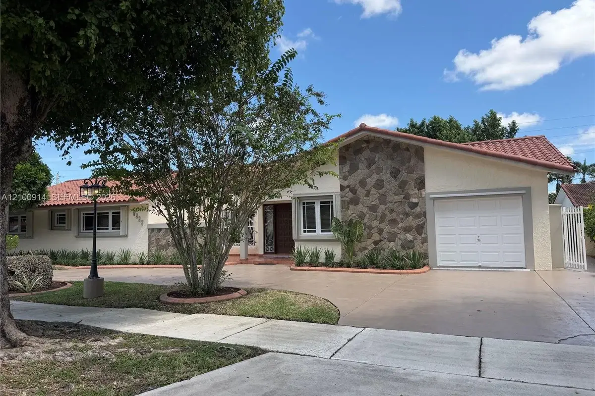 5223 SW 102nd Ct, Miami: photo 1 of 11
