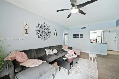 200 SW 117th Ter #10107, Pembroke Pines: photo 1 of 36