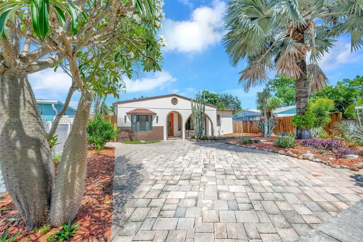 121 NW 55th St, Oakland Park: photo 1 of 59