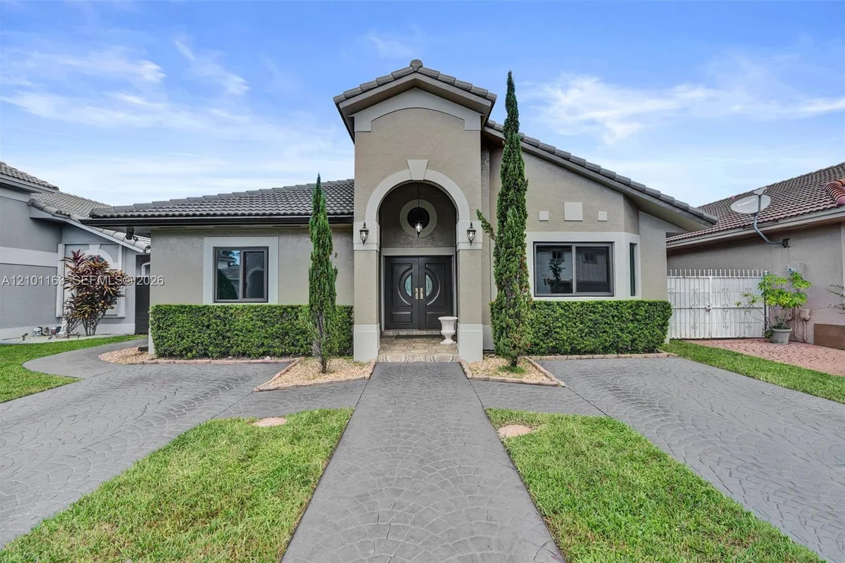 8741 NW 141st Ter, Miami Lakes: photo 1 of 39