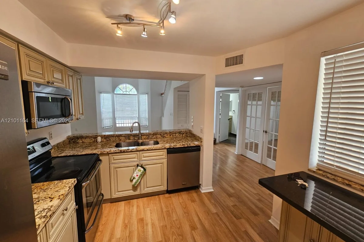 2206 Glenmoor Dr, West Palm Beach: photo 1 of 45